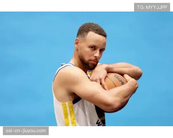 多支球队开放季前训练营媒体日，发布新赛季定妆照